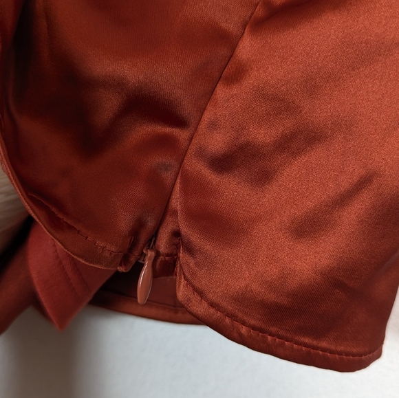 Lulu’s Rust Red Orange Exceptional Allure Satin Cropped Tank Top Size M - Picture 5 of 7